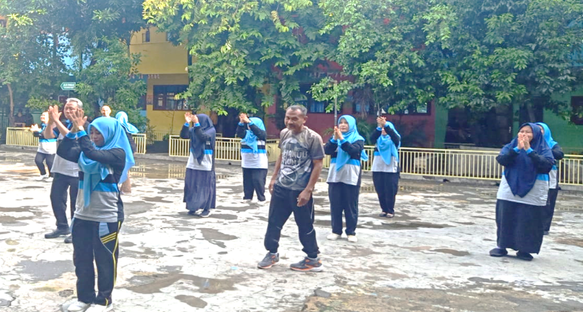 Senam Pagi Indonesia Sehat: Langkah Nyata UPT SMP Negeri 1 Pasuruan Menuju Sekolah Sehat