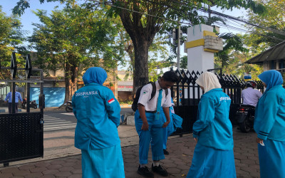 Satgas OSIS SMP Negeri 1 Pasuruan Tegakkan Disiplin Sekolah